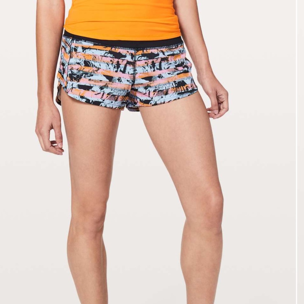 Lululemon Speed Up Short *2.5"
Inversion Multi / Black Size 6